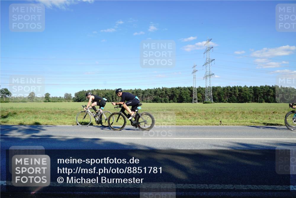07.09.2025 - 19. Norderstedt Triathlon Michael Burmester http://msf.ph/oto/8851781 07.09.2025 15:45:51 Radfahren 1449, 1527 meine-sportfotos.de