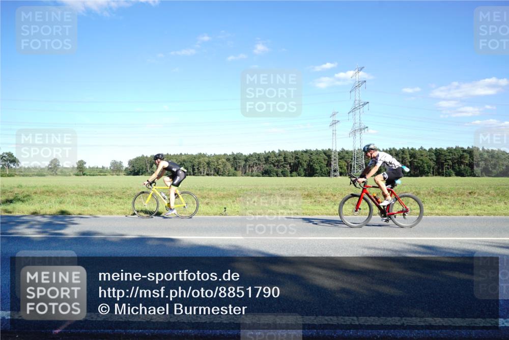 07.09.2025 - 19. Norderstedt Triathlon Michael Burmester http://msf.ph/oto/8851790 07.09.2025 15:45:55 Radfahren 1449, 1527 meine-sportfotos.de