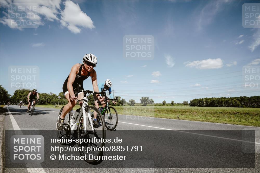 07.09.2025 - 19. Norderstedt Triathlon Michael Burmester http://msf.ph/oto/8851791 07.09.2025 14:29:07 Radfahren 364, 373, 391, 463, 1467 meine-sportfotos.de