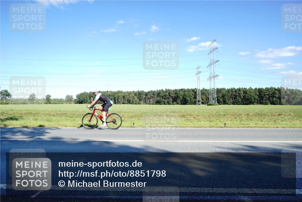 07.09.2025 - 19. Norderstedt Triathlon Michael Burmester http://msf.ph/oto/8851798 07.09.2025 15:45:58 Radfahren  meine-sportfotos.de