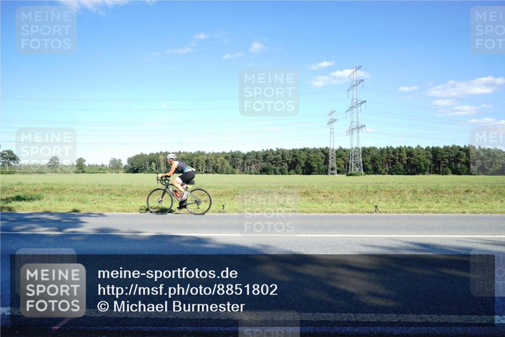 07.09.2025 - 19. Norderstedt Triathlon Michael Burmester http://msf.ph/oto/8851802 07.09.2025 15:46:00 Radfahren  meine-sportfotos.de