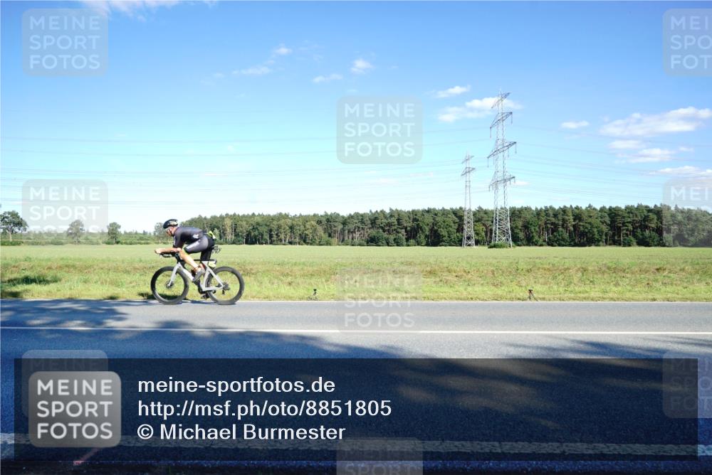 07.09.2025 - 19. Norderstedt Triathlon Michael Burmester http://msf.ph/oto/8851805 07.09.2025 15:46:03 Radfahren 1429 meine-sportfotos.de