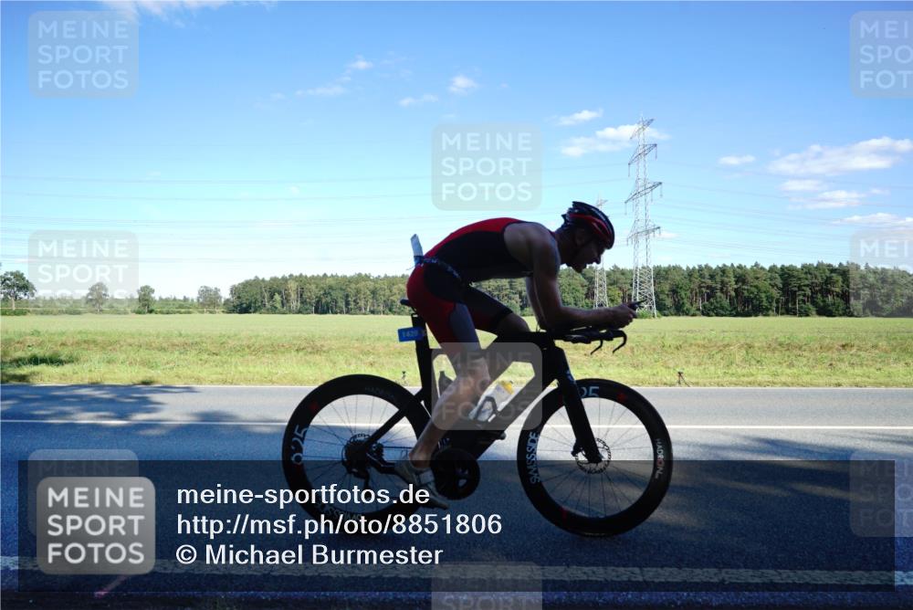 07.09.2025 - 19. Norderstedt Triathlon Michael Burmester http://msf.ph/oto/8851806 07.09.2025 15:46:04 Radfahren 1429 meine-sportfotos.de