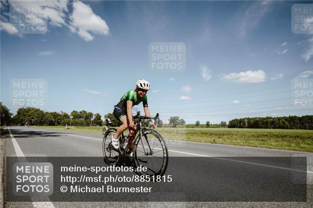 07.09.2025 - 19. Norderstedt Triathlon Michael Burmester http://msf.ph/oto/8851815 07.09.2025 14:29:18 Radfahren 1493 meine-sportfotos.de
