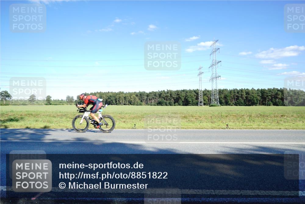 07.09.2025 - 19. Norderstedt Triathlon Michael Burmester http://msf.ph/oto/8851822 07.09.2025 15:46:15 Radfahren 530, 1403, 1458 meine-sportfotos.de