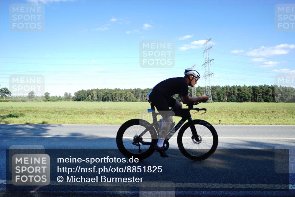07.09.2025 - 19. Norderstedt Triathlon Michael Burmester http://msf.ph/oto/8851825 07.09.2025 15:46:16 Radfahren 530, 1403, 1458, 1494 meine-sportfotos.de