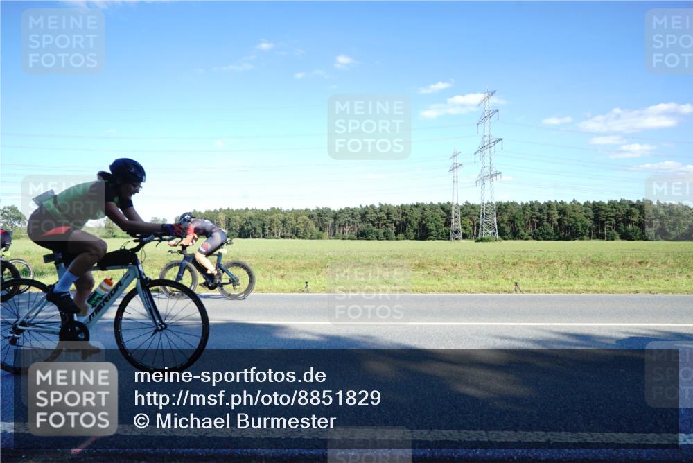 07.09.2025 - 19. Norderstedt Triathlon Michael Burmester http://msf.ph/oto/8851829 07.09.2025 15:46:18 Radfahren 933, 1458, 1494 meine-sportfotos.de