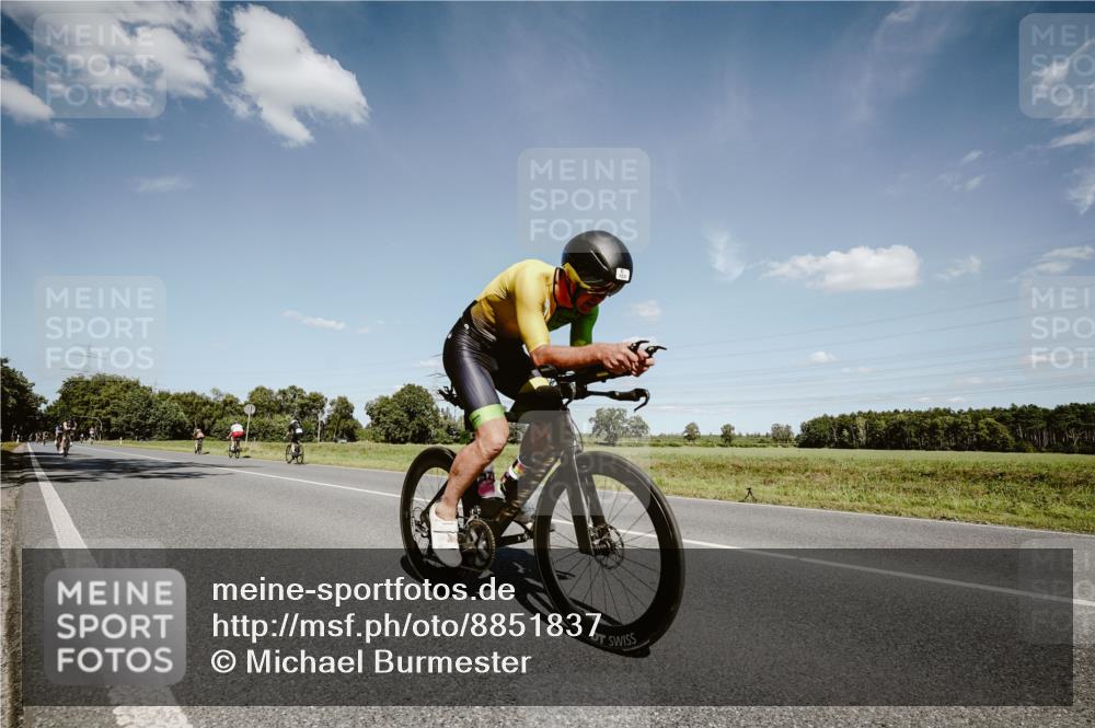 07.09.2025 - 19. Norderstedt Triathlon Michael Burmester http://msf.ph/oto/8851837 07.09.2025 14:29:32 Radfahren 994, 1031, 1038 meine-sportfotos.de