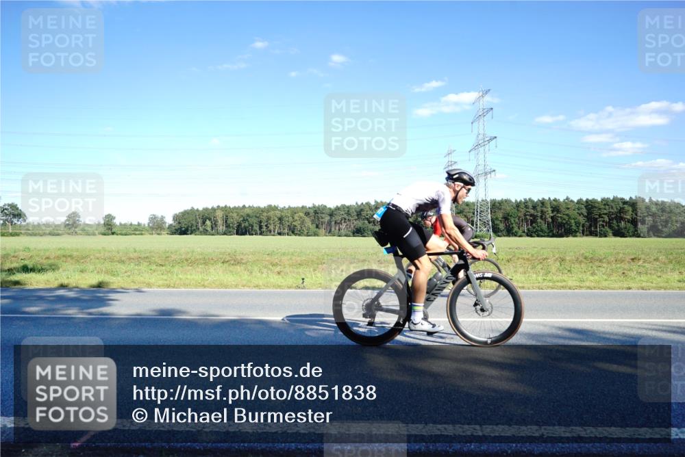 07.09.2025 - 19. Norderstedt Triathlon Michael Burmester http://msf.ph/oto/8851838 07.09.2025 15:46:22 Radfahren 518, 912, 933, 1407, 1494 meine-sportfotos.de