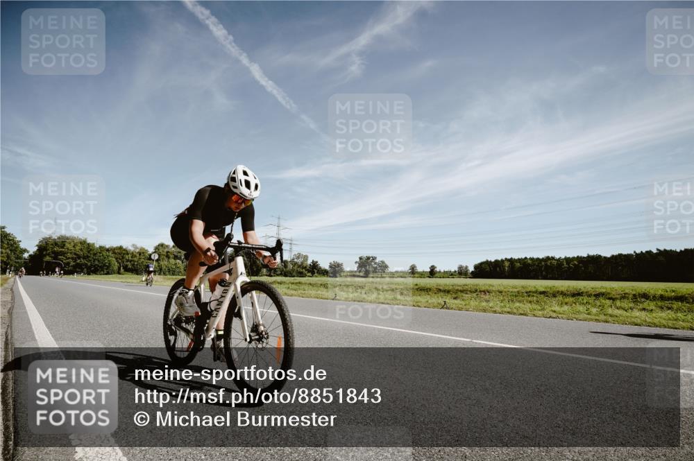 07.09.2025 - 19. Norderstedt Triathlon Michael Burmester http://msf.ph/oto/8851843 07.09.2025 11:27:28 Radfahren 300, 1313 meine-sportfotos.de