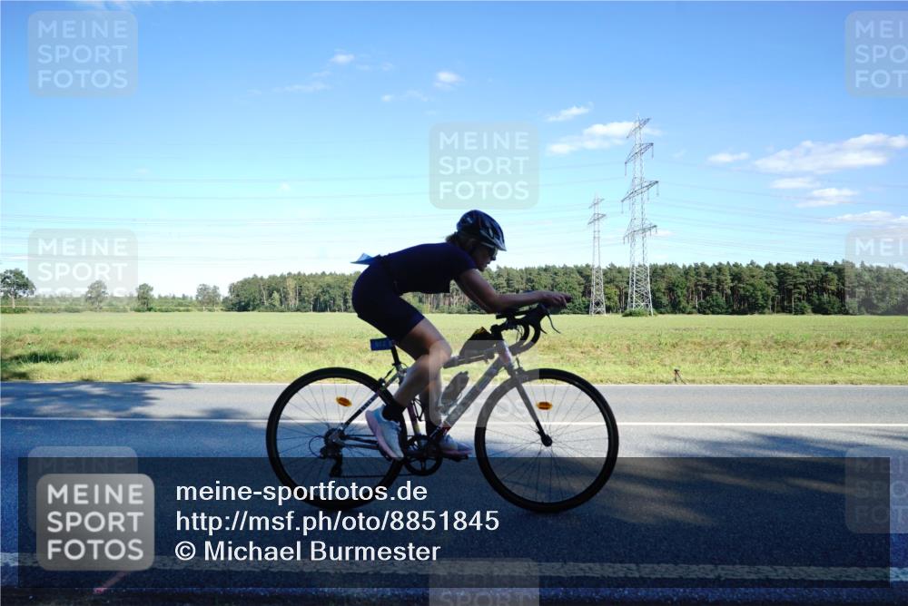 07.09.2025 - 19. Norderstedt Triathlon Michael Burmester http://msf.ph/oto/8851845 07.09.2025 15:46:24 Radfahren 518, 875, 912, 1407, 1533 meine-sportfotos.de