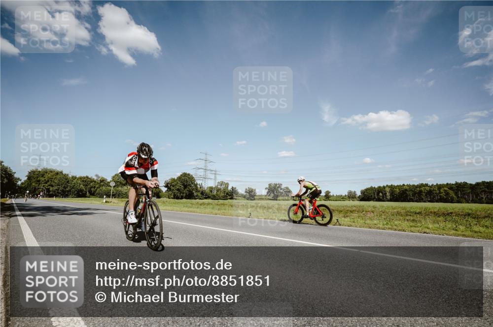 07.09.2025 - 19. Norderstedt Triathlon Michael Burmester http://msf.ph/oto/8851851 07.09.2025 14:29:42 Radfahren 427, 876 meine-sportfotos.de