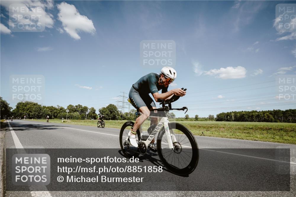07.09.2025 - 19. Norderstedt Triathlon Michael Burmester http://msf.ph/oto/8851858 07.09.2025 14:29:45 Radfahren 427, 876 meine-sportfotos.de