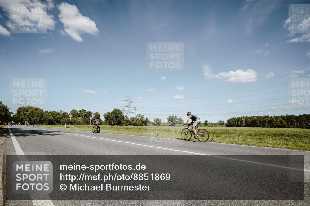 07.09.2025 - 19. Norderstedt Triathlon Michael Burmester http://msf.ph/oto/8851869 07.09.2025 14:29:51 Radfahren 1414 meine-sportfotos.de