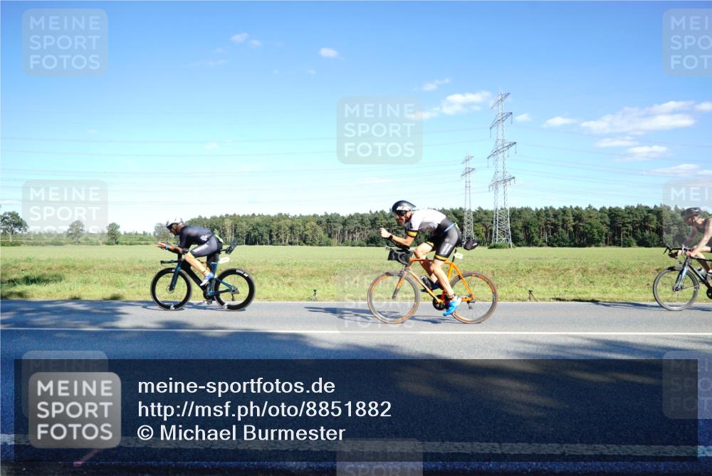 07.09.2025 - 19. Norderstedt Triathlon Michael Burmester http://msf.ph/oto/8851882 07.09.2025 15:47:03 Radfahren  meine-sportfotos.de