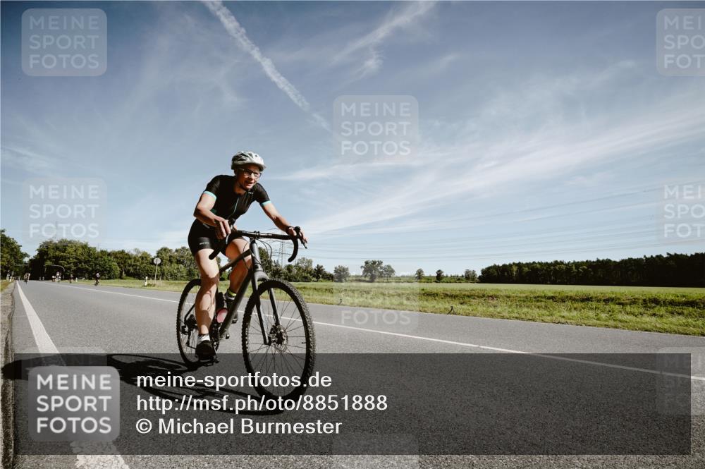 07.09.2025 - 19. Norderstedt Triathlon Michael Burmester http://msf.ph/oto/8851888 07.09.2025 11:27:52 Radfahren 1168, 1301 meine-sportfotos.de