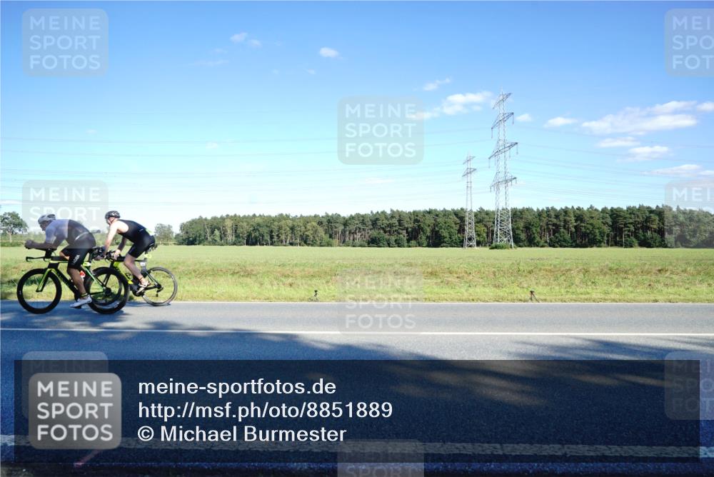 07.09.2025 - 19. Norderstedt Triathlon Michael Burmester http://msf.ph/oto/8851889 07.09.2025 15:47:04 Radfahren 386 meine-sportfotos.de