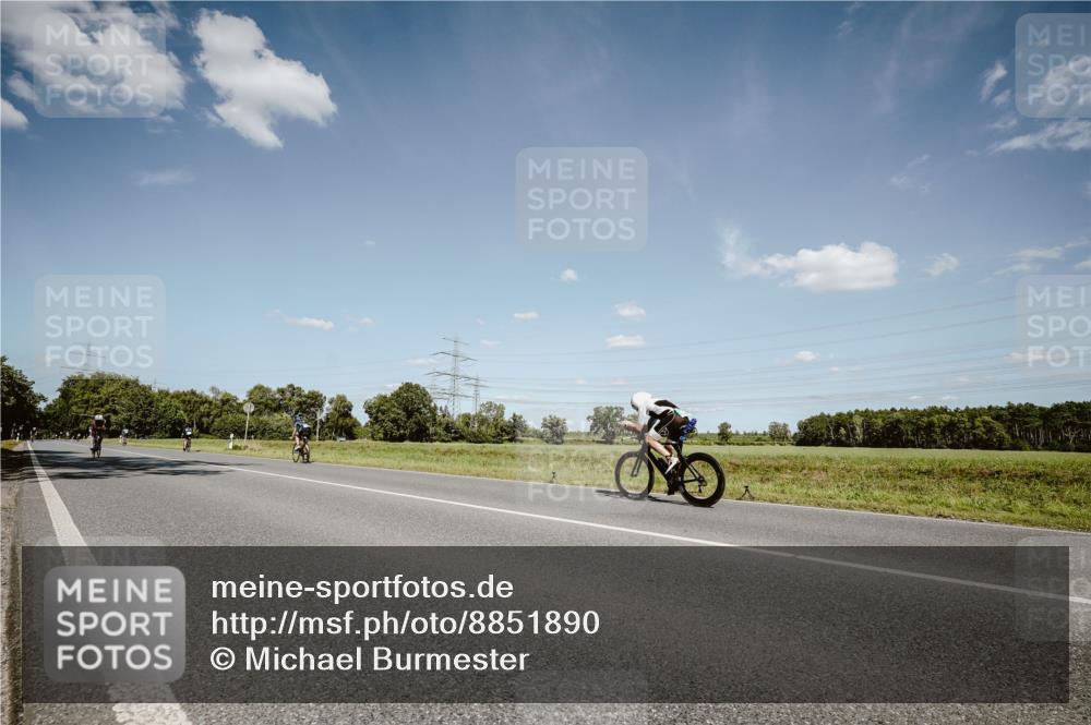 07.09.2025 - 19. Norderstedt Triathlon Michael Burmester http://msf.ph/oto/8851890 07.09.2025 14:30:00 Radfahren 917, 1421, 1506 meine-sportfotos.de