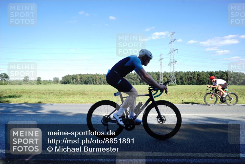07.09.2025 - 19. Norderstedt Triathlon Michael Burmester http://msf.ph/oto/8851891 07.09.2025 15:47:06 Radfahren 386 meine-sportfotos.de