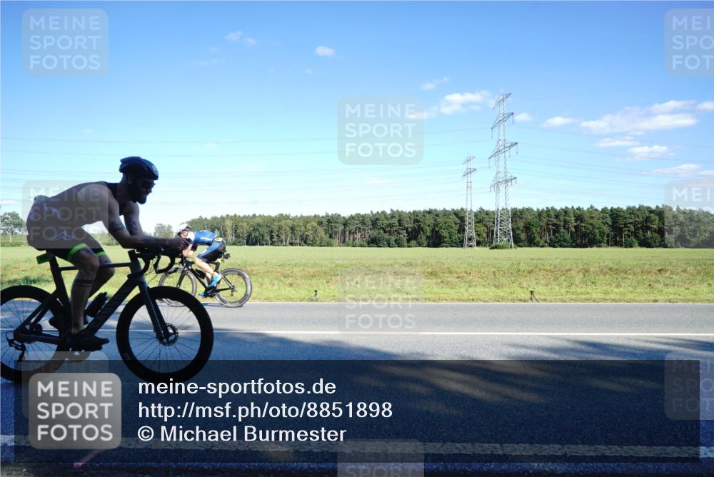 07.09.2025 - 19. Norderstedt Triathlon Michael Burmester http://msf.ph/oto/8851898 07.09.2025 15:47:10 Radfahren 386, 543 meine-sportfotos.de
