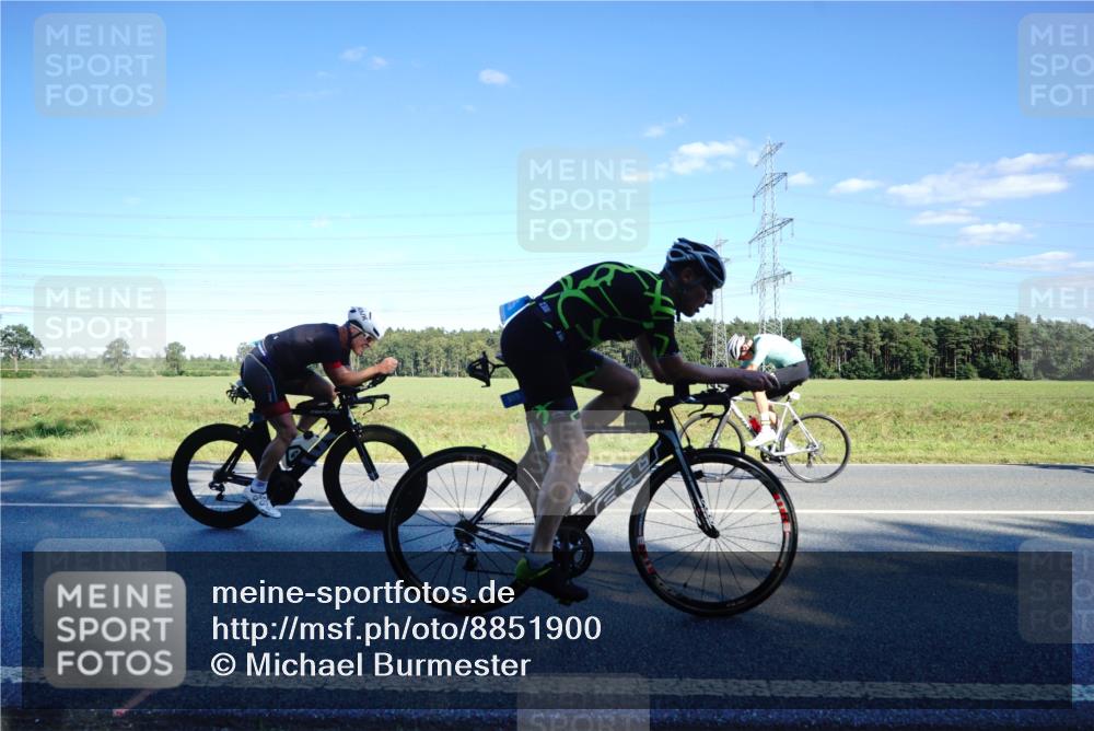 07.09.2025 - 19. Norderstedt Triathlon Michael Burmester http://msf.ph/oto/8851900 07.09.2025 15:47:14 Radfahren 543, 915, 1538 meine-sportfotos.de