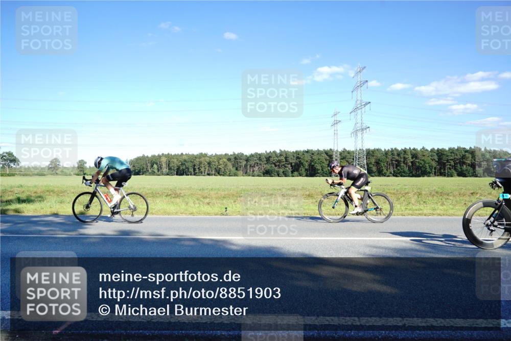 07.09.2025 - 19. Norderstedt Triathlon Michael Burmester http://msf.ph/oto/8851903 07.09.2025 15:47:14 Radfahren 543, 915, 1538 meine-sportfotos.de