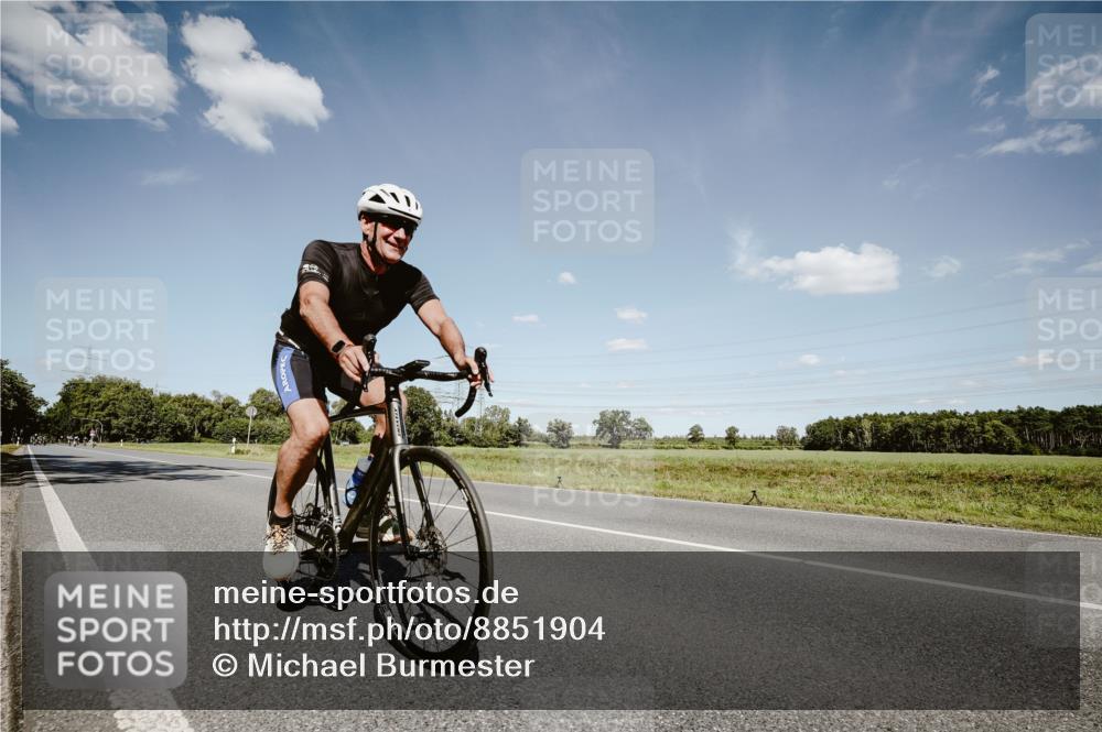 07.09.2025 - 19. Norderstedt Triathlon Michael Burmester http://msf.ph/oto/8851904 07.09.2025 14:30:10 Radfahren 400 meine-sportfotos.de