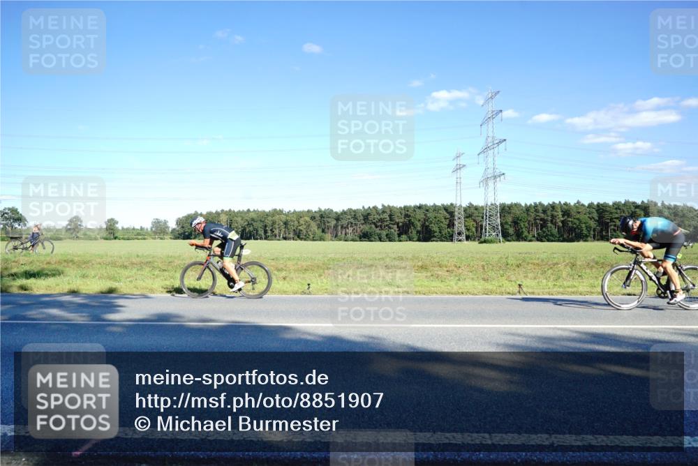 07.09.2025 - 19. Norderstedt Triathlon Michael Burmester http://msf.ph/oto/8851907 07.09.2025 15:47:18 Radfahren 915, 1514, 1538 meine-sportfotos.de