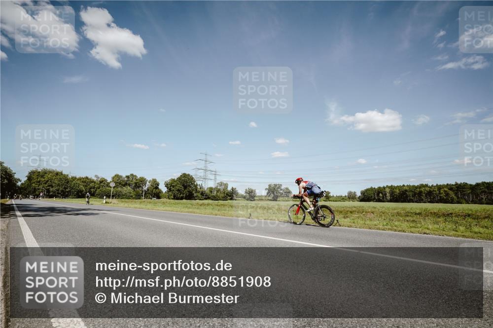 07.09.2025 - 19. Norderstedt Triathlon Michael Burmester http://msf.ph/oto/8851908 07.09.2025 14:30:12 Radfahren 400 meine-sportfotos.de