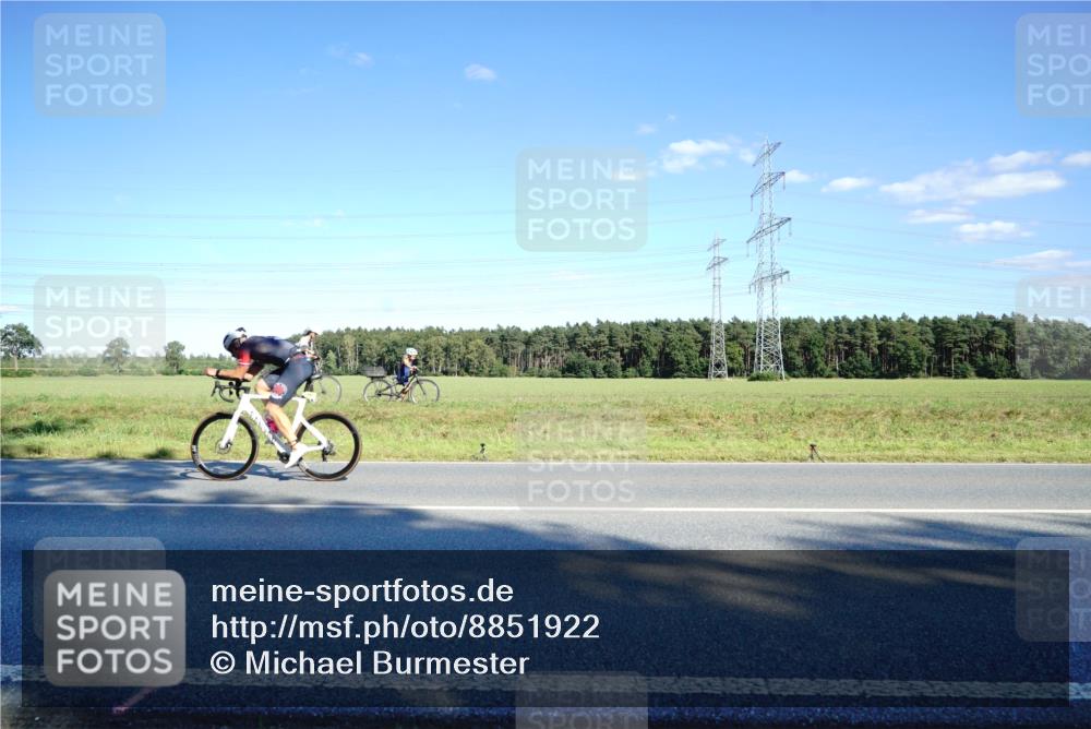 07.09.2025 - 19. Norderstedt Triathlon Michael Burmester http://msf.ph/oto/8851922 07.09.2025 15:47:26 Radfahren 464 meine-sportfotos.de