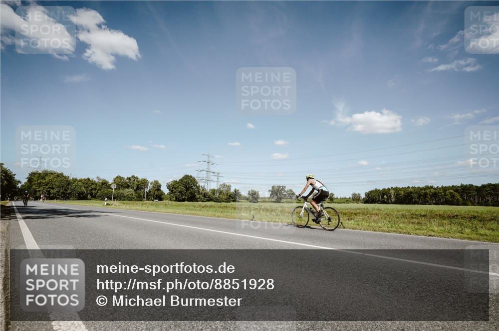 07.09.2025 - 19. Norderstedt Triathlon Michael Burmester http://msf.ph/oto/8851928 07.09.2025 14:30:28 Radfahren 959 meine-sportfotos.de