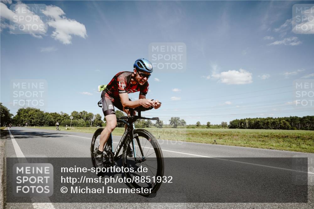 07.09.2025 - 19. Norderstedt Triathlon Michael Burmester http://msf.ph/oto/8851932 07.09.2025 14:30:32 Radfahren 959 meine-sportfotos.de