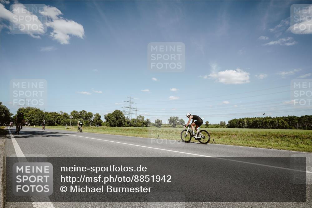 07.09.2025 - 19. Norderstedt Triathlon Michael Burmester http://msf.ph/oto/8851942 07.09.2025 14:30:37 Radfahren 1483 meine-sportfotos.de