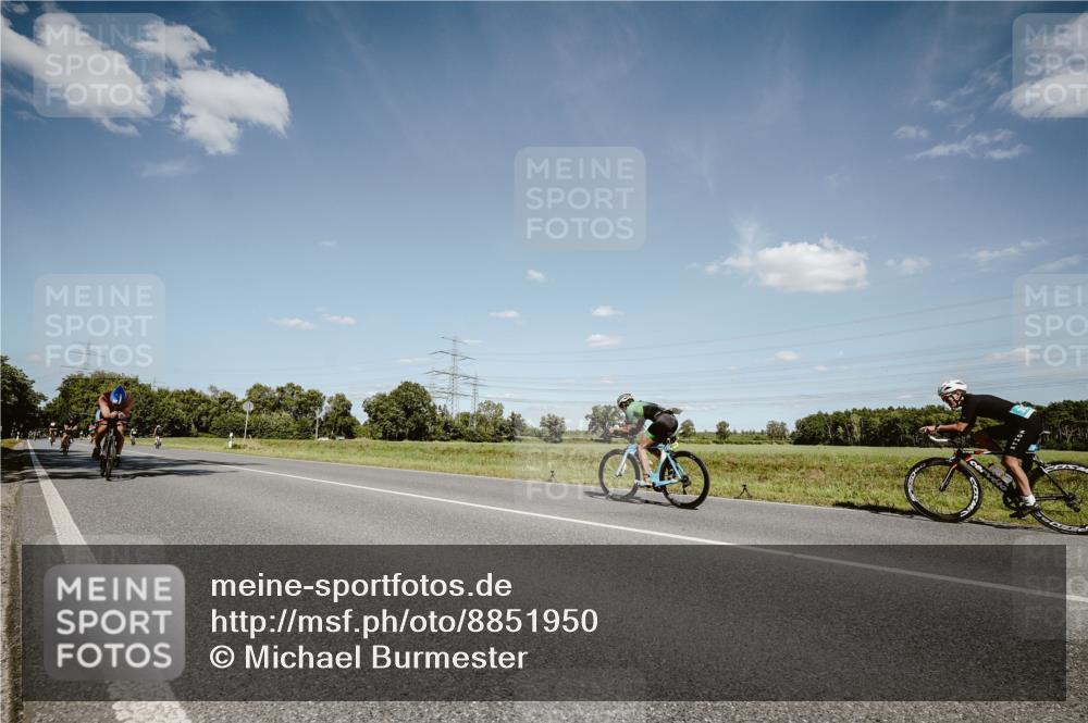 07.09.2025 - 19. Norderstedt Triathlon Michael Burmester http://msf.ph/oto/8851950 07.09.2025 14:30:41 Radfahren 989, 1022, 1483 meine-sportfotos.de