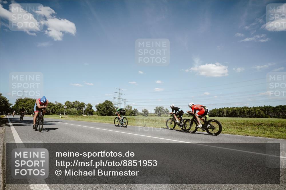 07.09.2025 - 19. Norderstedt Triathlon Michael Burmester http://msf.ph/oto/8851953 07.09.2025 14:30:42 Radfahren 989, 1022 meine-sportfotos.de