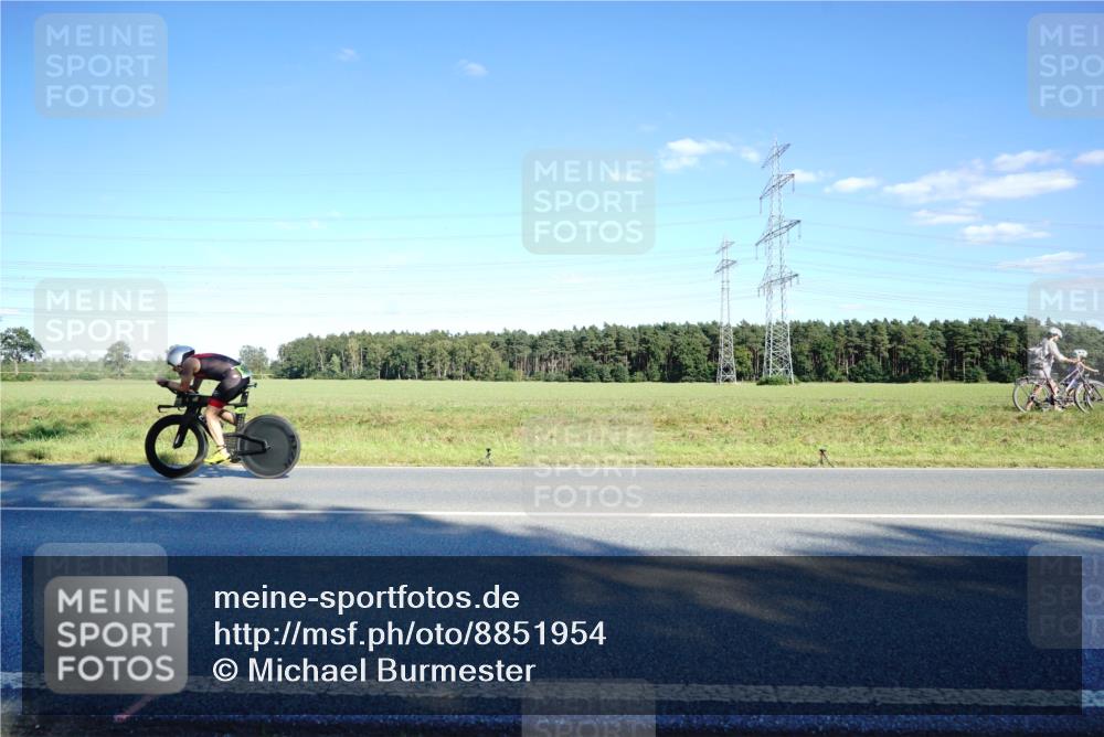07.09.2025 - 19. Norderstedt Triathlon Michael Burmester http://msf.ph/oto/8851954 07.09.2025 15:47:41 Radfahren 412, 927, 1415, 1419, 1544 meine-sportfotos.de