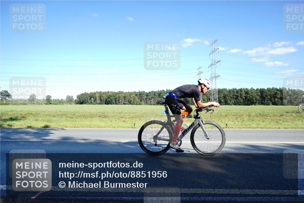 07.09.2025 - 19. Norderstedt Triathlon Michael Burmester http://msf.ph/oto/8851956 07.09.2025 15:47:43 Radfahren 412, 532, 927, 941, 1415, 1419, 1544 meine-sportfotos.de