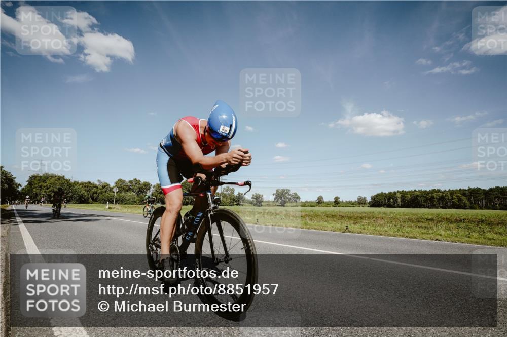 07.09.2025 - 19. Norderstedt Triathlon Michael Burmester http://msf.ph/oto/8851957 07.09.2025 14:30:43 Radfahren 989, 1000, 1022 meine-sportfotos.de
