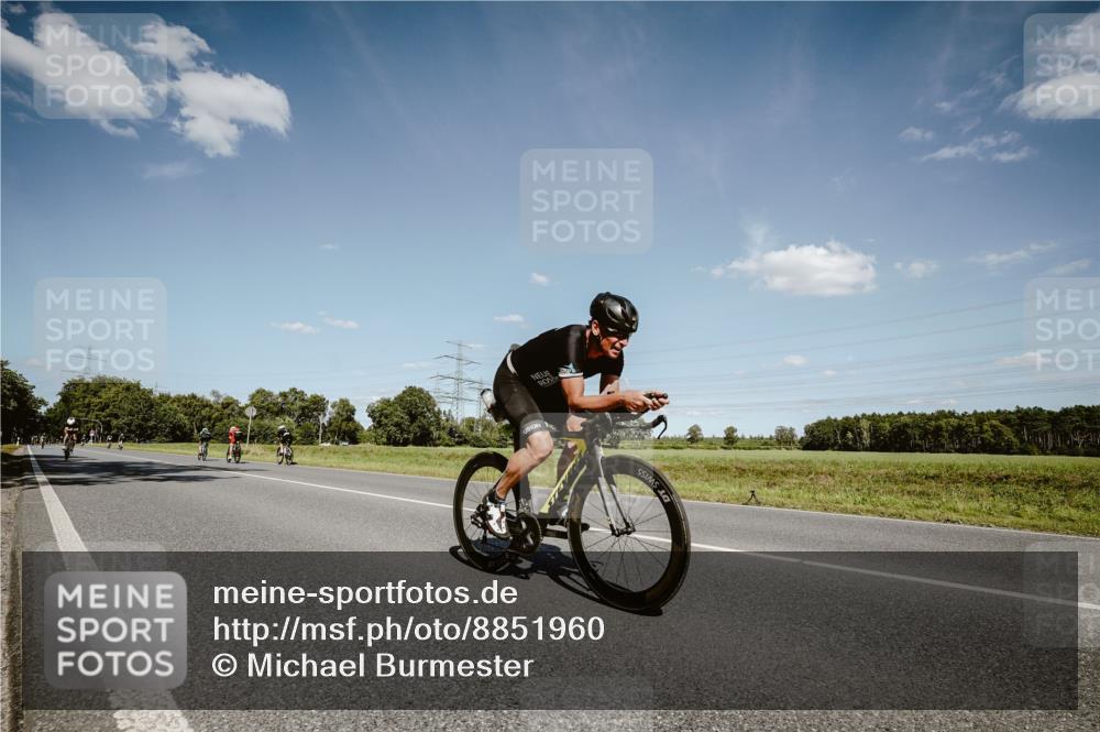 07.09.2025 - 19. Norderstedt Triathlon Michael Burmester http://msf.ph/oto/8851960 07.09.2025 14:30:44 Radfahren 989, 1000, 1022 meine-sportfotos.de