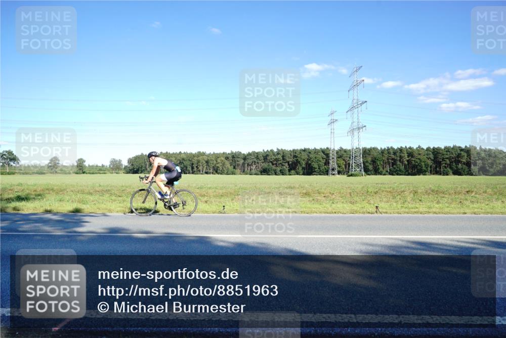 07.09.2025 - 19. Norderstedt Triathlon Michael Burmester http://msf.ph/oto/8851963 07.09.2025 15:47:46 Radfahren 532, 927, 941 meine-sportfotos.de