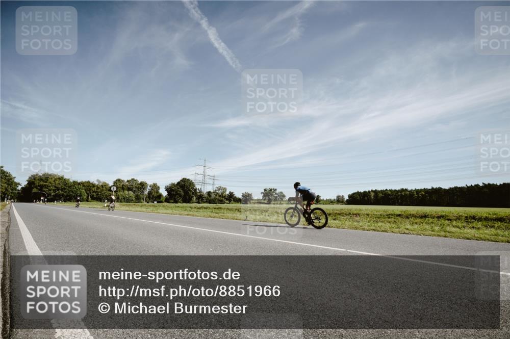 07.09.2025 - 19. Norderstedt Triathlon Michael Burmester http://msf.ph/oto/8851966 07.09.2025 11:29:02 Radfahren 1394 meine-sportfotos.de