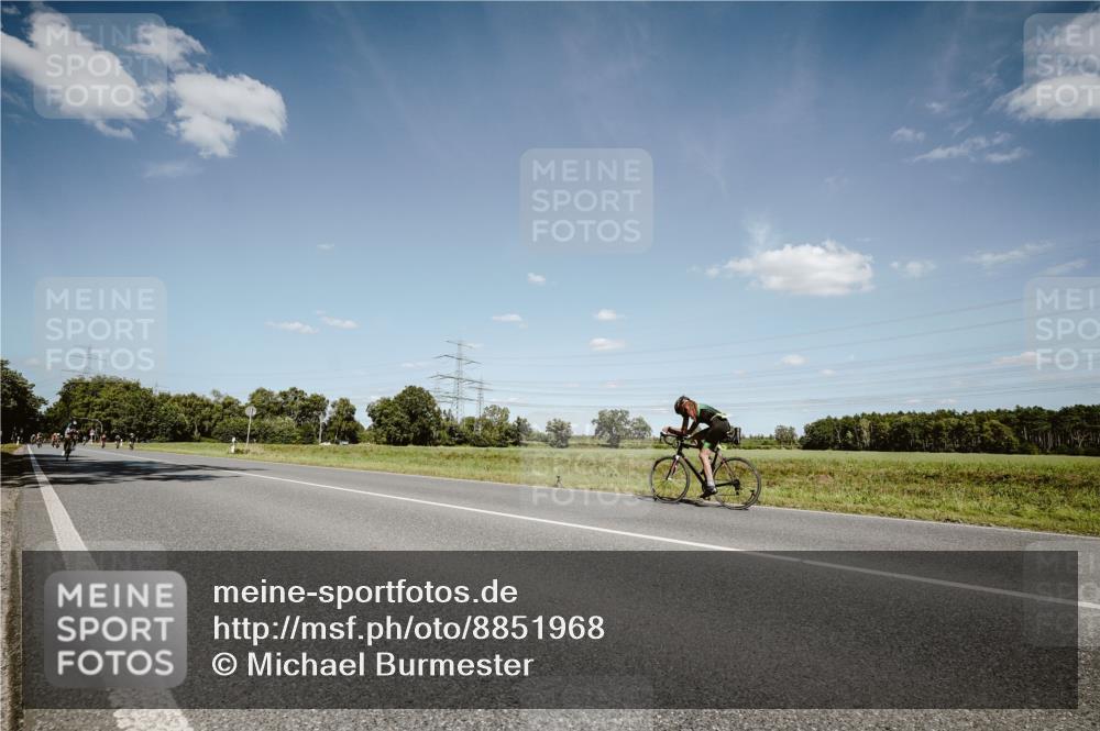 07.09.2025 - 19. Norderstedt Triathlon Michael Burmester http://msf.ph/oto/8851968 07.09.2025 14:30:48 Radfahren 444, 1000 meine-sportfotos.de