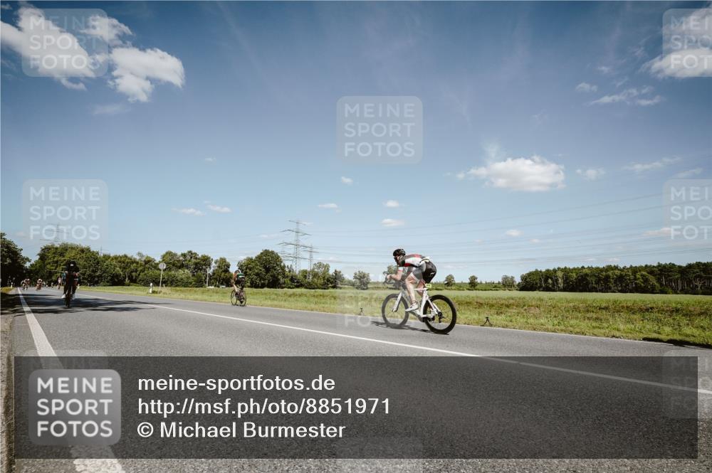 07.09.2025 - 19. Norderstedt Triathlon Michael Burmester http://msf.ph/oto/8851971 07.09.2025 14:30:49 Radfahren 444, 1000 meine-sportfotos.de