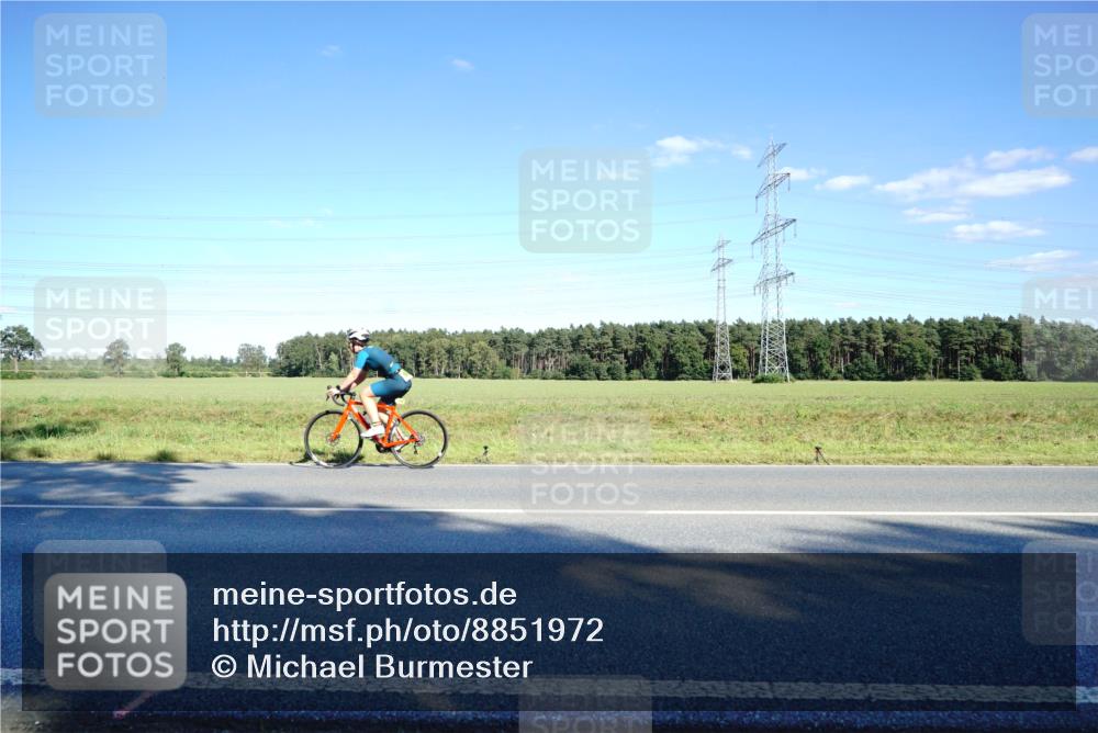 07.09.2025 - 19. Norderstedt Triathlon Michael Burmester http://msf.ph/oto/8851972 07.09.2025 15:47:52 Radfahren  meine-sportfotos.de