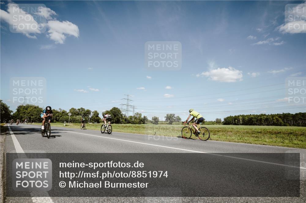 07.09.2025 - 19. Norderstedt Triathlon Michael Burmester http://msf.ph/oto/8851974 07.09.2025 14:30:50 Radfahren 444 meine-sportfotos.de