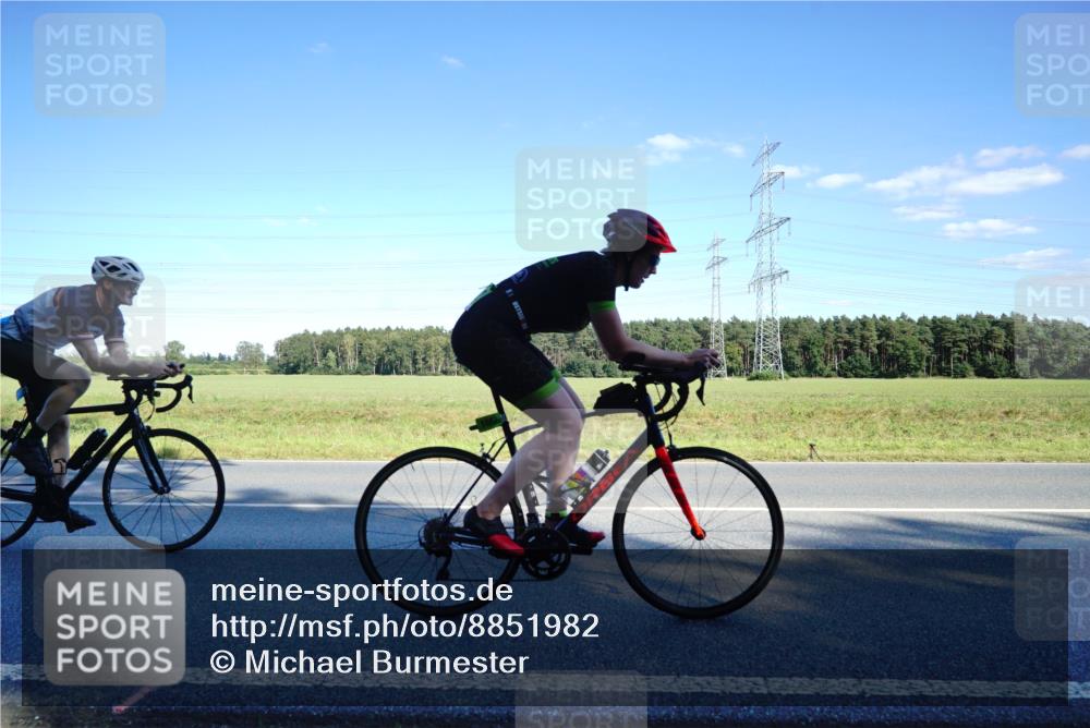 07.09.2025 - 19. Norderstedt Triathlon Michael Burmester http://msf.ph/oto/8851982 07.09.2025 15:47:59 Radfahren 414, 1082, 1473 meine-sportfotos.de