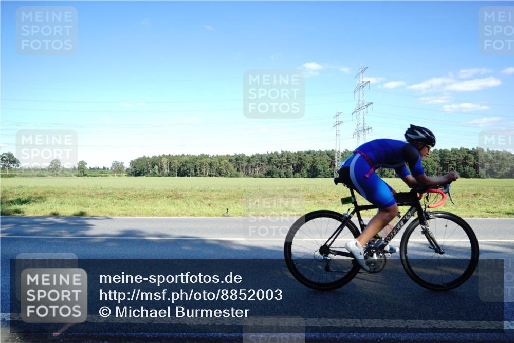 07.09.2025 - 19. Norderstedt Triathlon Michael Burmester http://msf.ph/oto/8852003 07.09.2025 15:48:08 Radfahren 381, 406, 425, 1051, 1065, 1073, 1531, 1532, 1563 meine-sportfotos.de