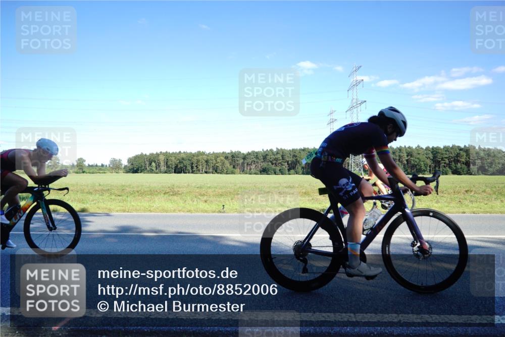 07.09.2025 - 19. Norderstedt Triathlon Michael Burmester http://msf.ph/oto/8852006 07.09.2025 15:48:08 Radfahren 381, 406, 425, 1051, 1065, 1073, 1531, 1532, 1563 meine-sportfotos.de