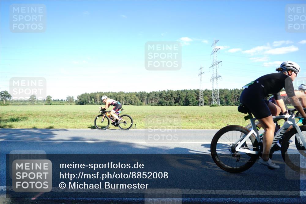 07.09.2025 - 19. Norderstedt Triathlon Michael Burmester http://msf.ph/oto/8852008 07.09.2025 15:48:09 Radfahren 381, 406, 425, 1051, 1065, 1073, 1531, 1563 meine-sportfotos.de