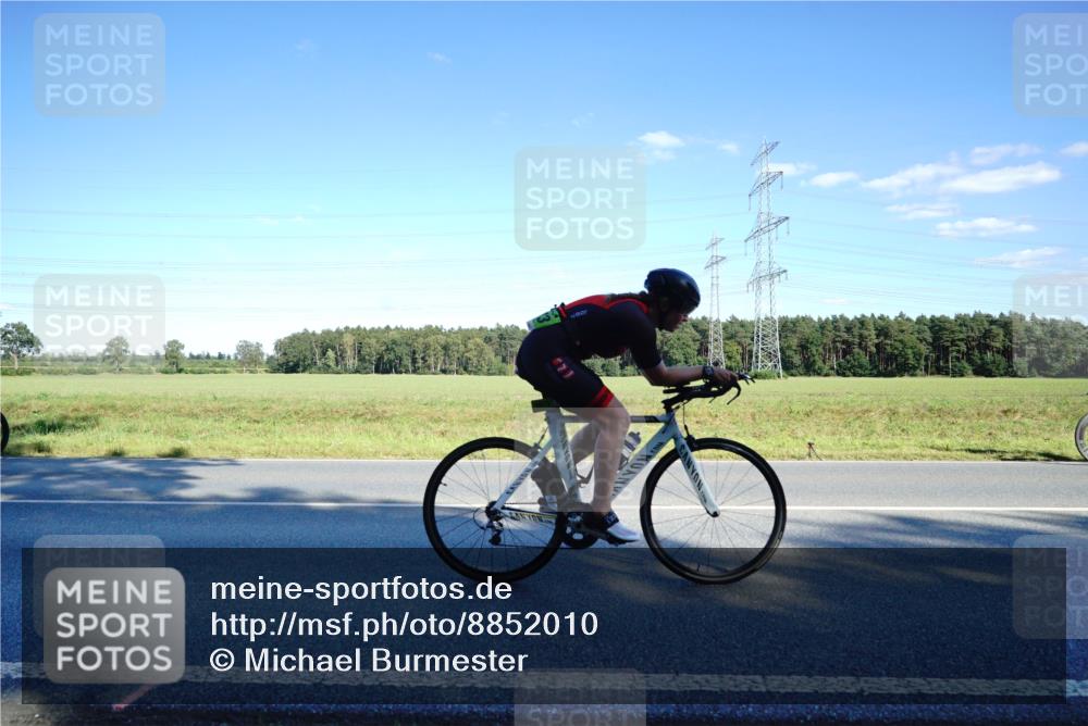 07.09.2025 - 19. Norderstedt Triathlon Michael Burmester http://msf.ph/oto/8852010 07.09.2025 15:48:10 Radfahren 381, 406, 425, 1051, 1065, 1073, 1531, 1563 meine-sportfotos.de